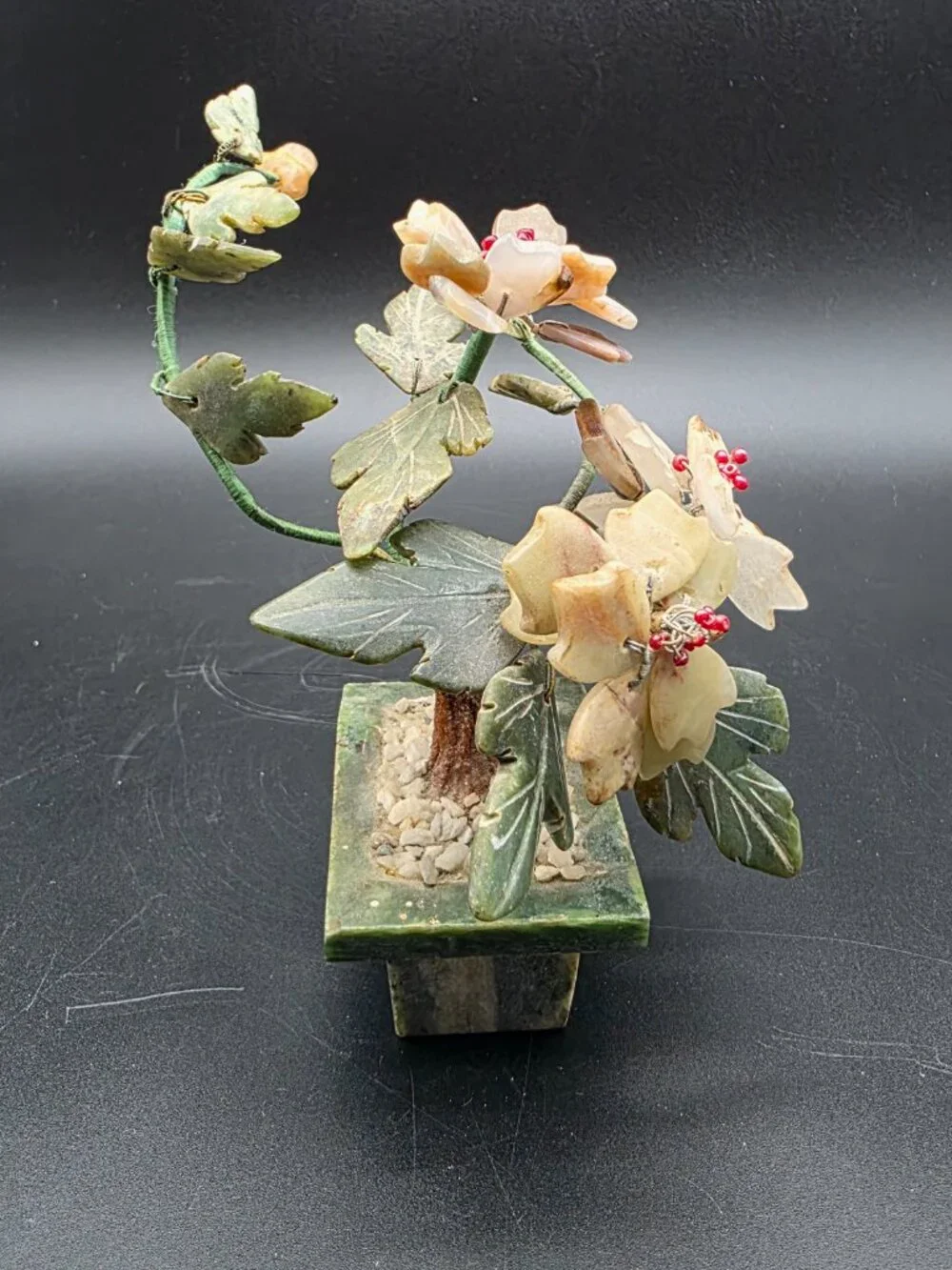 VINTAGE CHINESE JADE STONE FLOWER BONSAI TREE MCM Hand carved Gem Tree